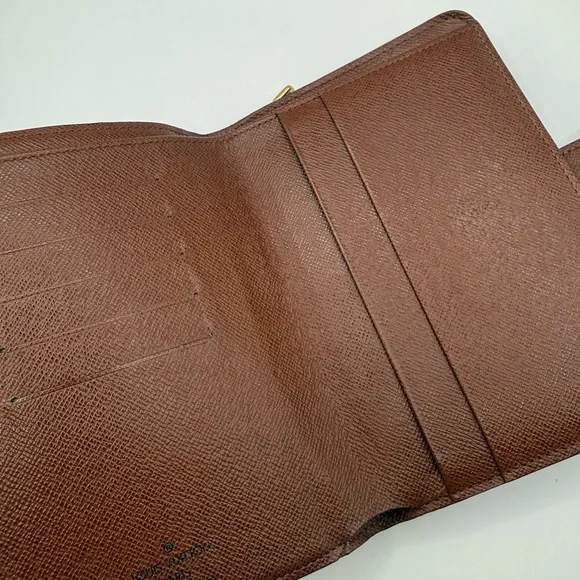 Louis Vuitton Wallet - Picture 4 of 15